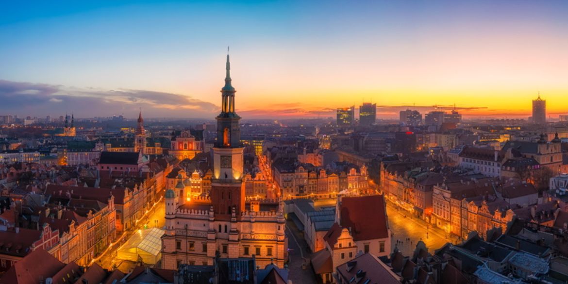 poznan-dane-przemysl-spotkan-i-wydarzen-rapoer-2024.jpg poznan-dane-przemysl-spotkan-i-wydarzen-rapoer-2024.jpg