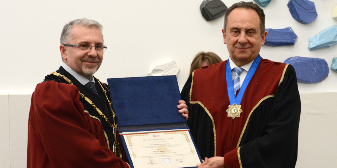 Wiceminister sportu i turystyki Andrzej Gut-Mostowy doktorem honoris causa