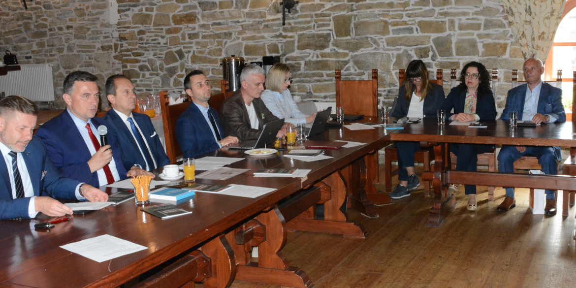 Wspólne posiedzenie Rady Ekspertów ds. Turystyki i Rady POT w Mszanie Dolnej. Zapoznanie z produktami turystycznymi Małopolski.