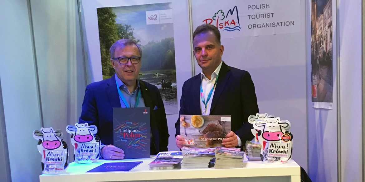 Dyrektor ZOPOT Wiedeń Włodzimierz Szeląg na polskim stanowisku informacyjnym w Zurichu